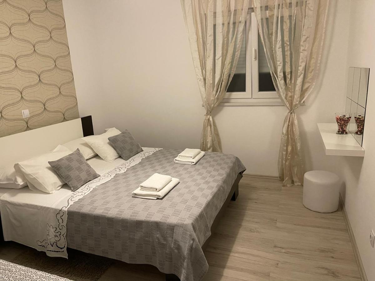 Apartments Antisa Baška Voda المظهر الخارجي الصورة