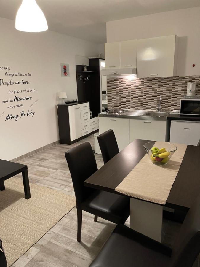 Apartments Antisa Baška Voda المظهر الخارجي الصورة