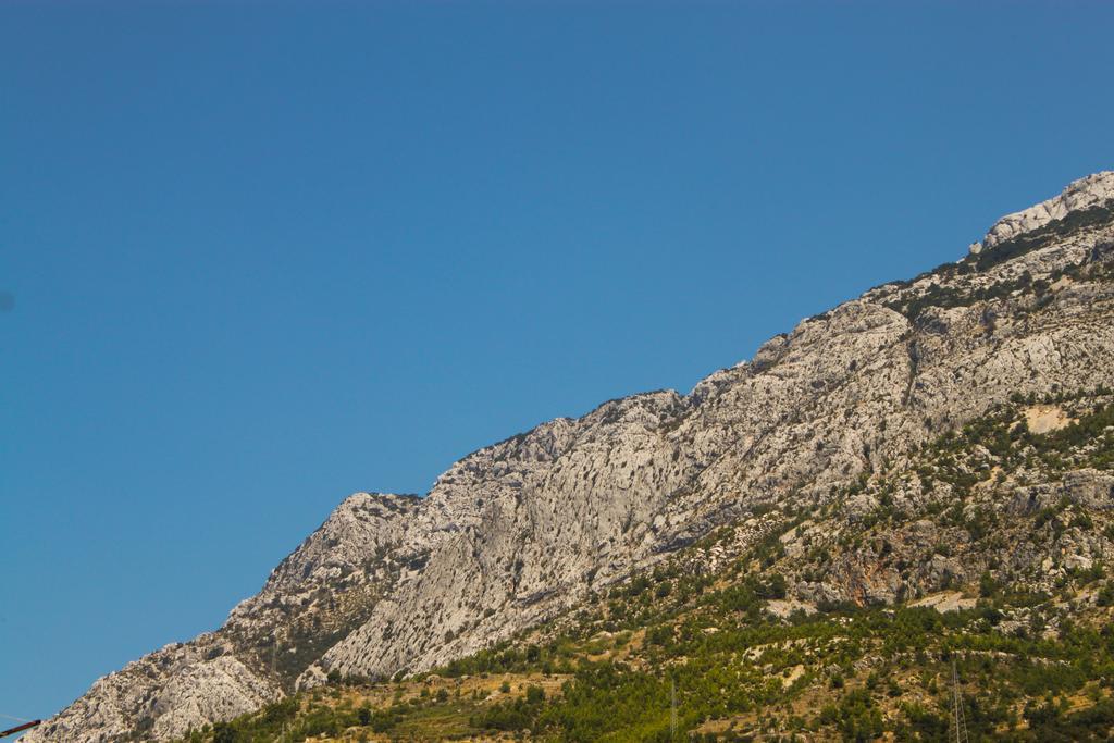 Apartments Antisa Baška Voda المظهر الخارجي الصورة