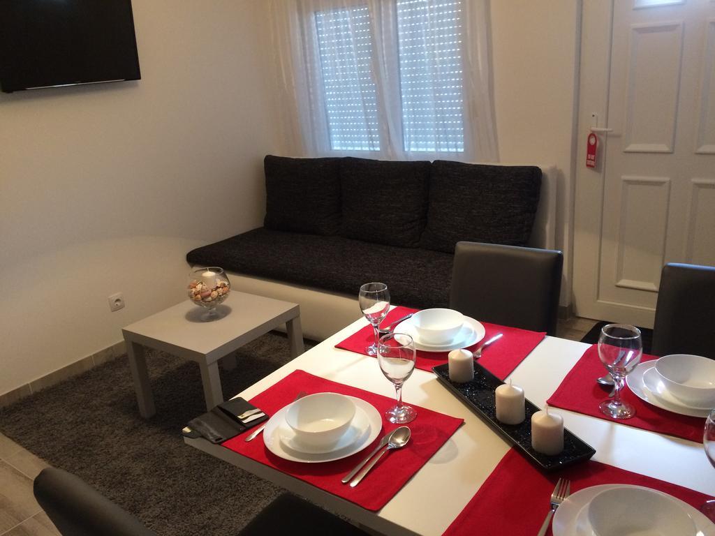 Apartments Antisa Baška Voda المظهر الخارجي الصورة